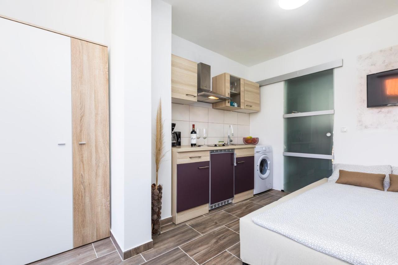 Studio Apartment Pinetree - Mali Lošinj Екстериор снимка