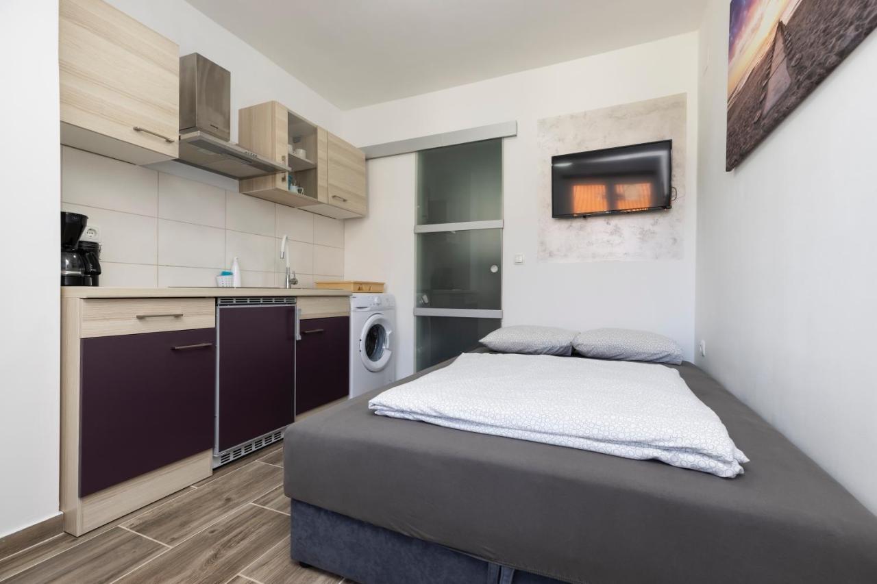 Studio Apartment Pinetree - Mali Lošinj Екстериор снимка